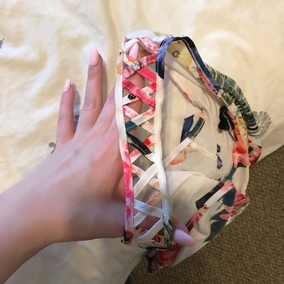 White floral printed tank top - Picture 4 of 4